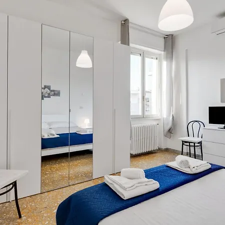 Lulli Cozy With Balcony Apartment